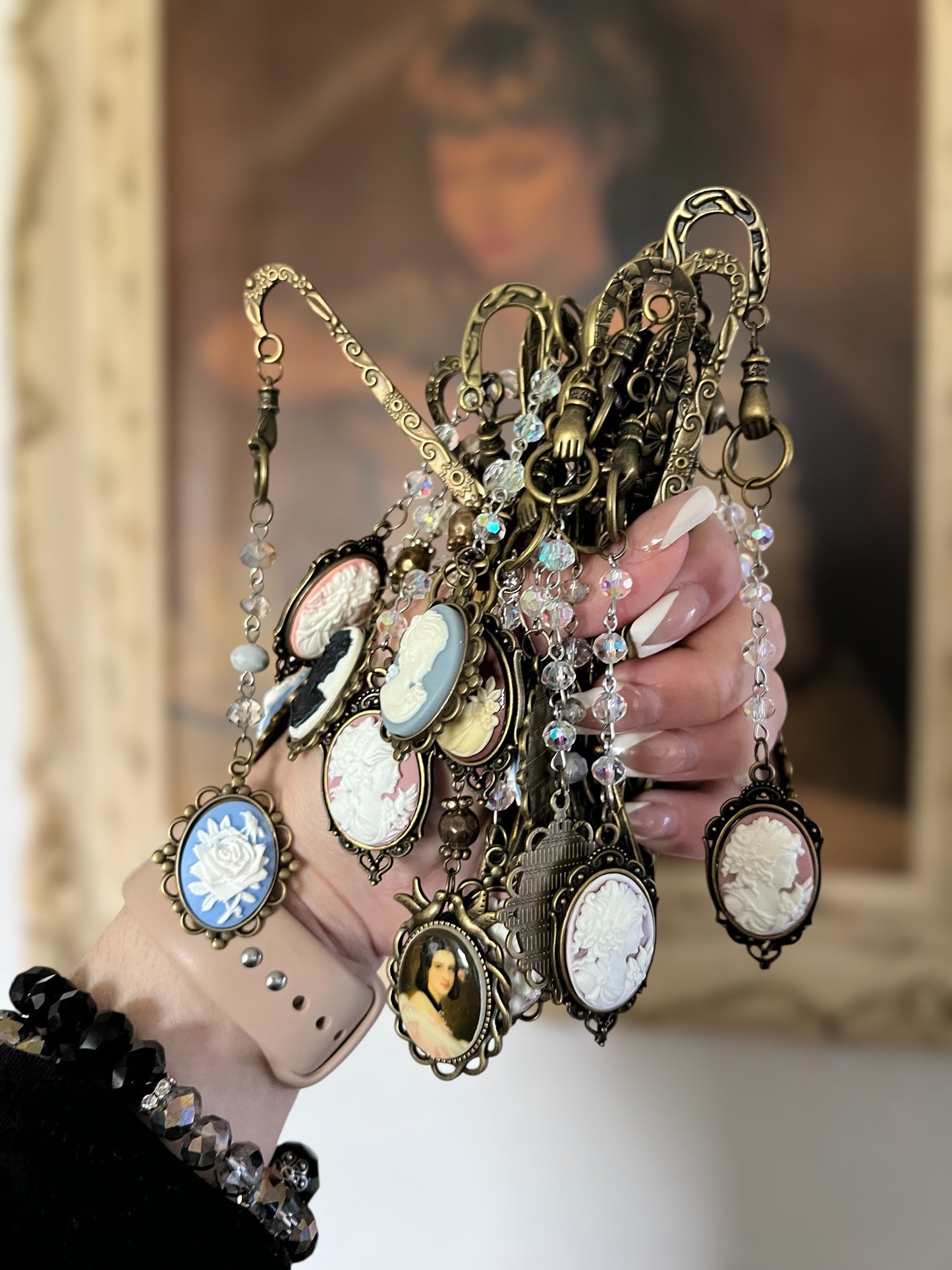 Cameo Metal Bookmark Mystery Pick