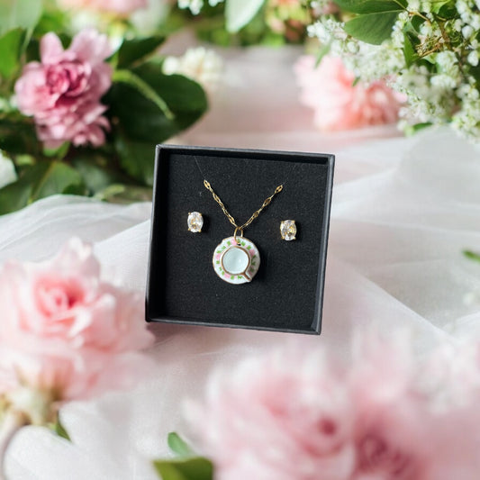 Teacup and Diamonds Set