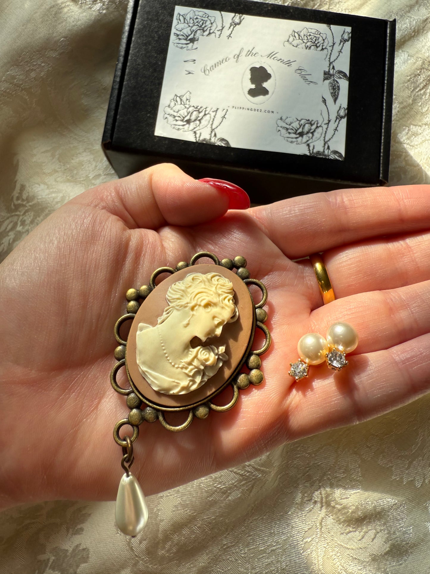 Cameo of the Month Club